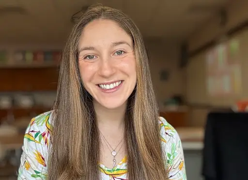 photo of Kelli Kinlen in her classroom